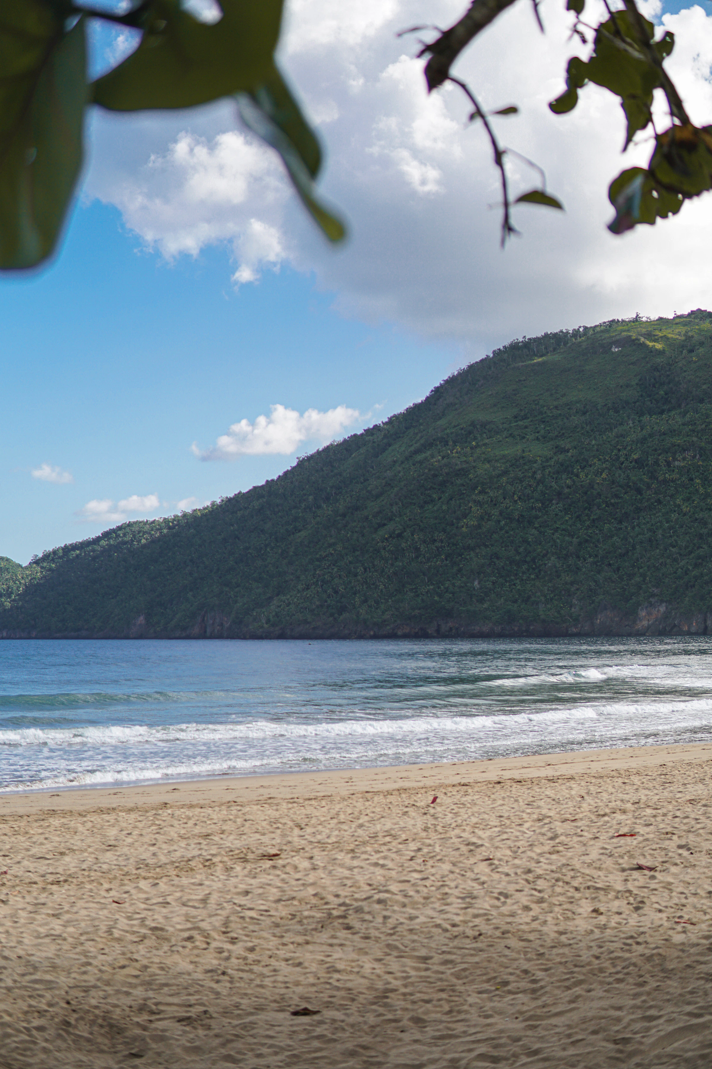 Elias Rodriguez_1758765204871_unsplash_id_jEgACRR0pX8.webp